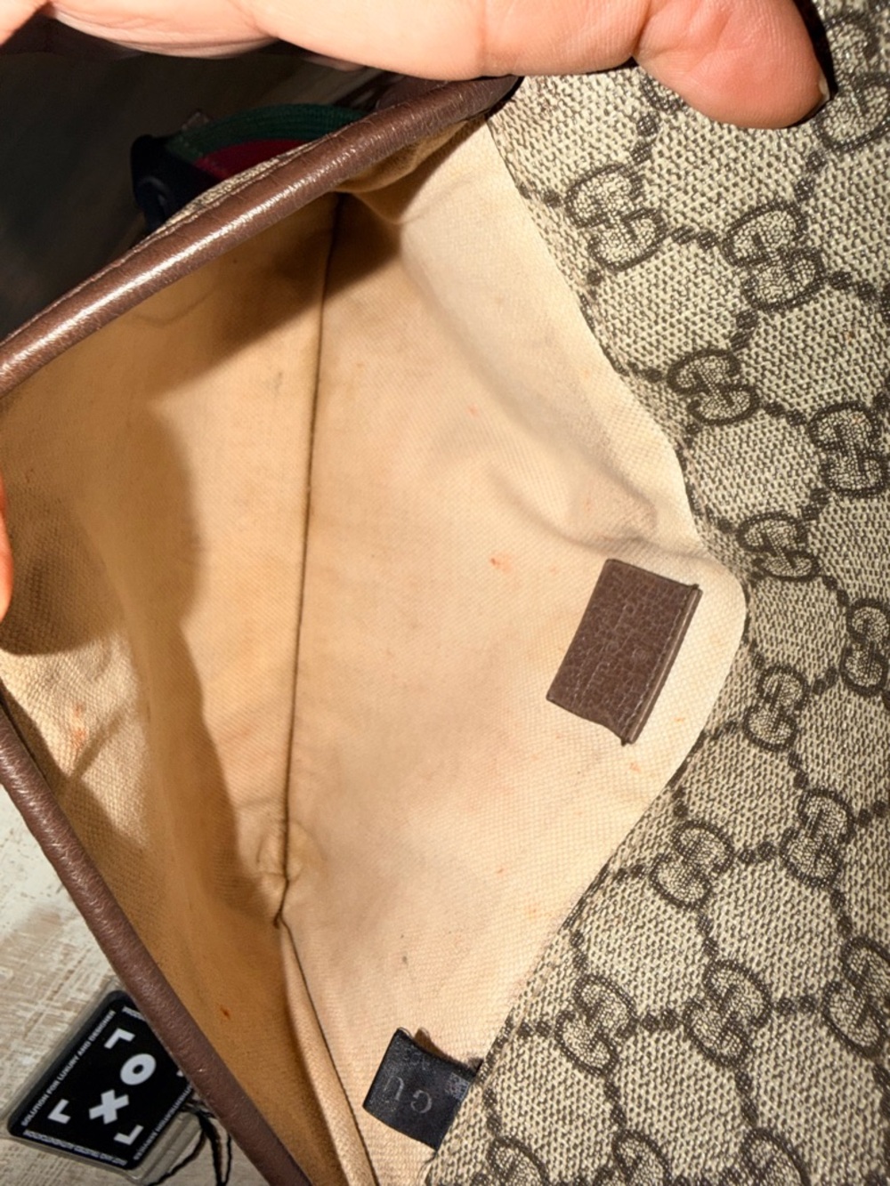 Gucci Vintage Neo GG Supreme Messenger Bag - Picture 9 of 12